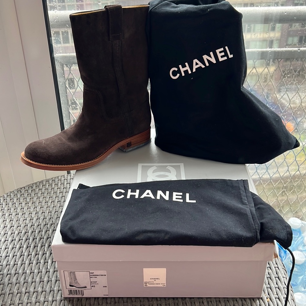 CHANEL brown suede boots